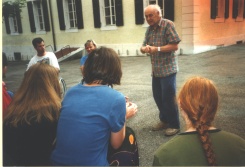 Fridolin Trüb visits workcamp in La Chaux-de-Fonds 1998